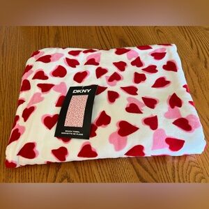 DKNY Tossed Hearts Beach Towel 40 x 72” 100% Cotton